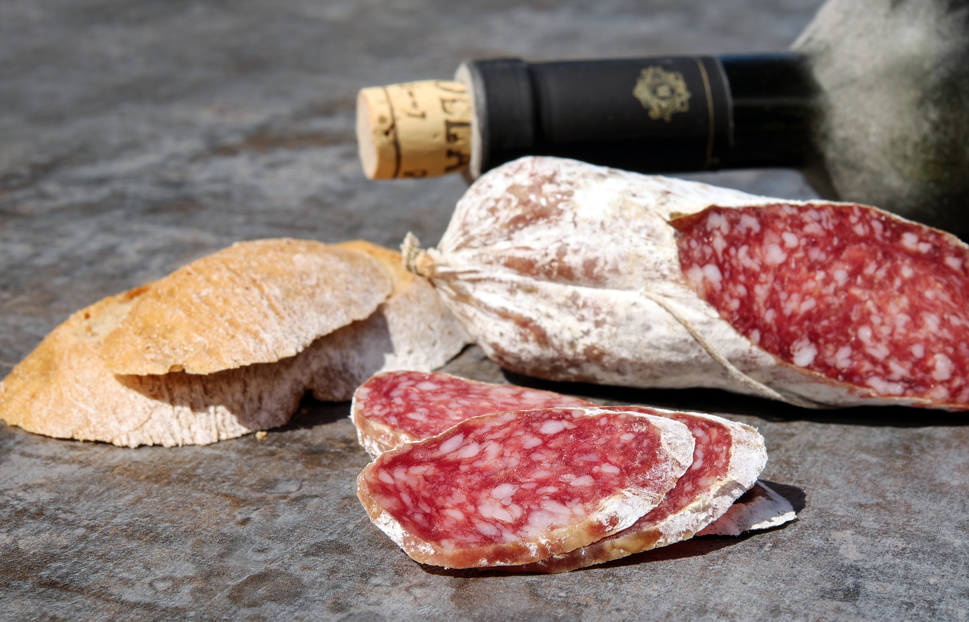 salame vino pane.jpg